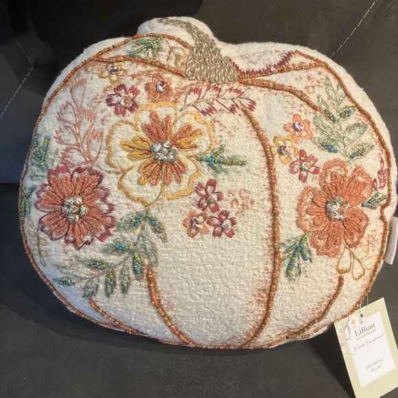 Lillian French Farmhouse Decorative Pillow - Picture 2 of 7